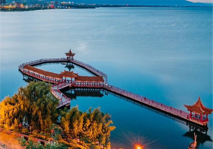 hy_chau_co_tran_VYC_Travel_min